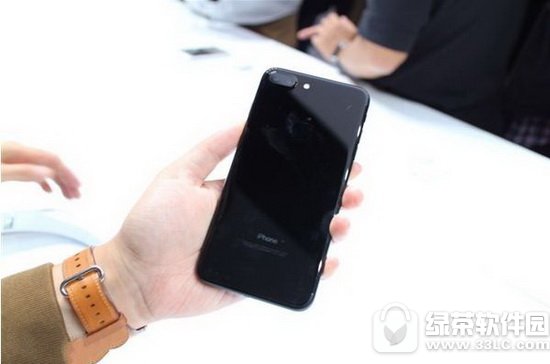 iphone7亮黑色好还是磨砂黑好 iphone7亮黑色与磨砂黑比较区别